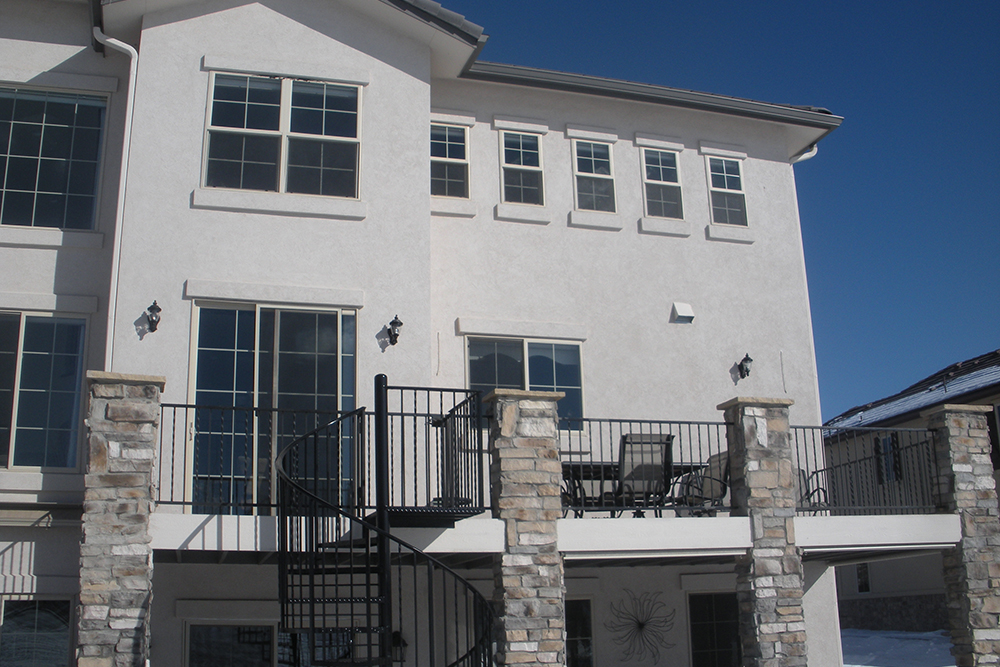 Arvada Deck Builder - Covered Deck - Covered Patio - Built in Grill - BEFORE
